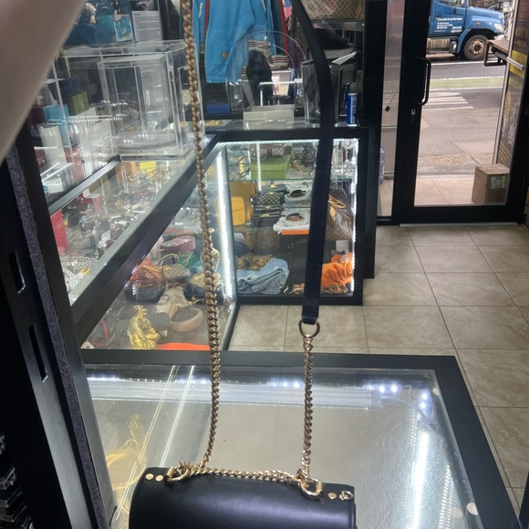 Coach Black Leather Shoulder Bag with Gold Chain - Picture 9 of 10